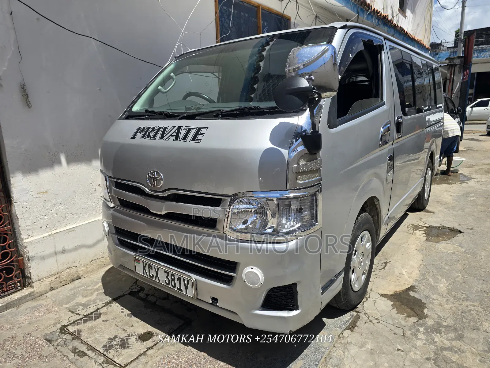 Toyota HiAce 2013 Silver