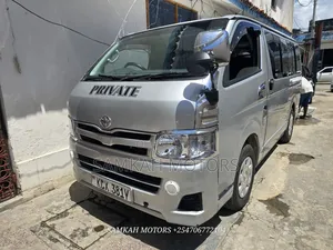 Toyota HiAce 2013 Silver