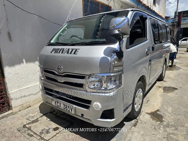 Toyota HiAce 2013 Silver - thumbnail 2