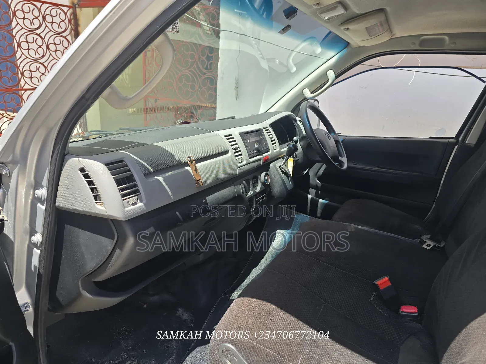 Toyota HiAce 2013 Silver