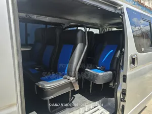 Toyota HiAce 2013 Silver