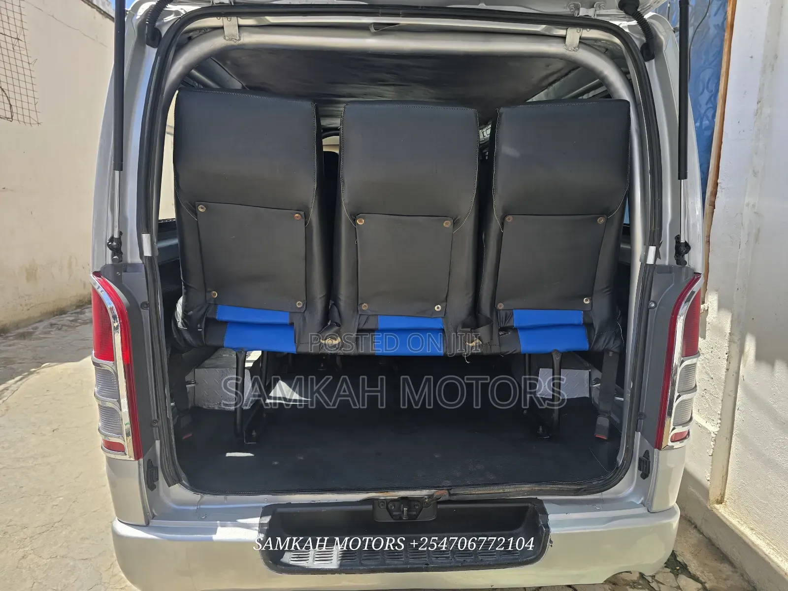 Toyota HiAce 2013 Silver