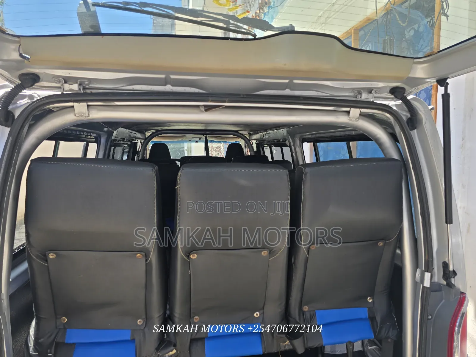 Toyota HiAce 2013 Silver