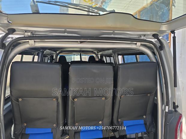 Toyota HiAce 2013 Silver - thumbnail 10
