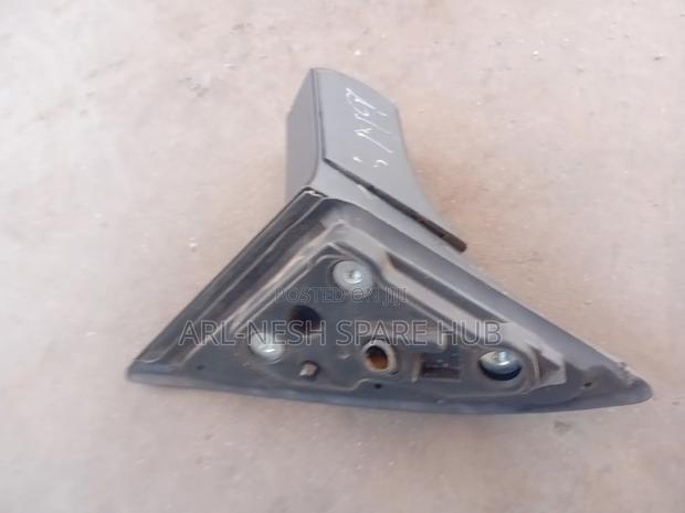 Subaru Legacy Br9 Side Mirror Arm - thumbnail 3