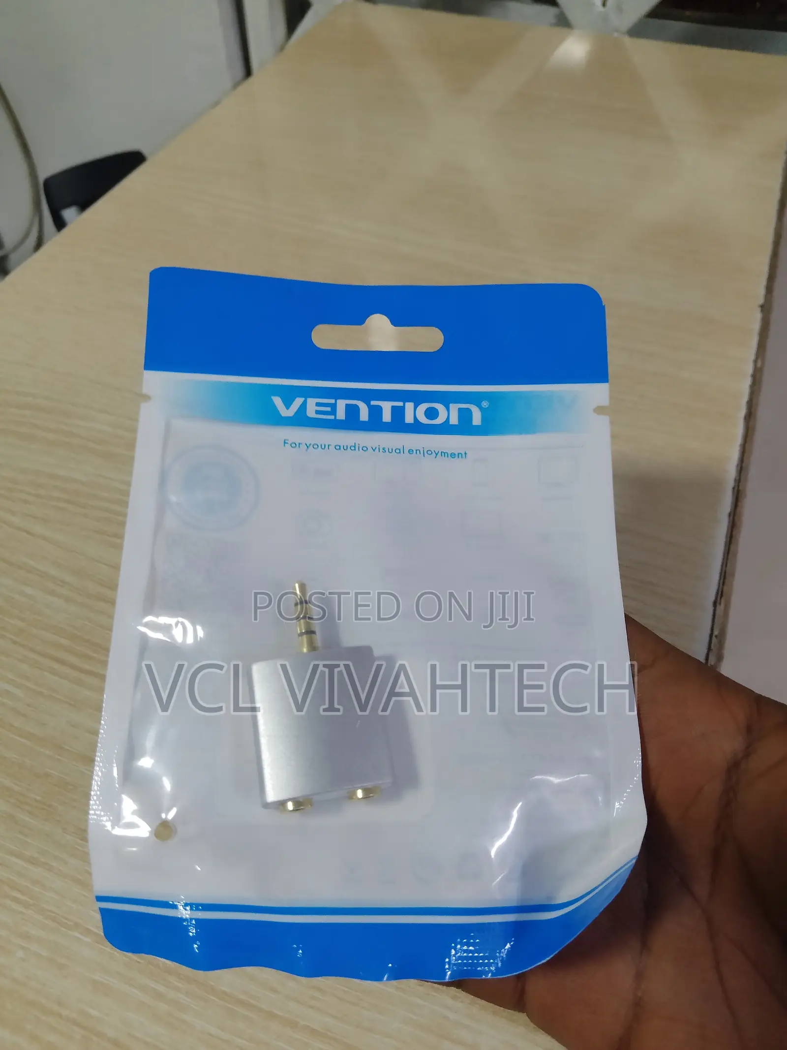 Vention 4 Pole 3.5mm Male to 2*3.5mm Female Converter