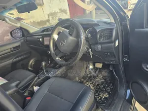 Toyota Hilux 2018 Black
