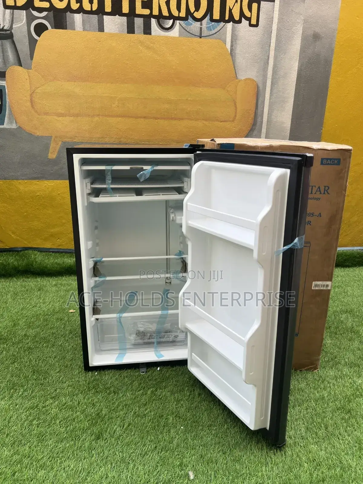Glamstar Single Door Fridge 90litres - Top Freezer