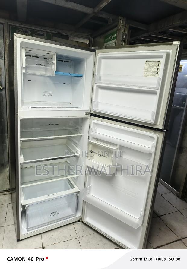 Samsung Digital Inverter Fridge - thumbnail 4