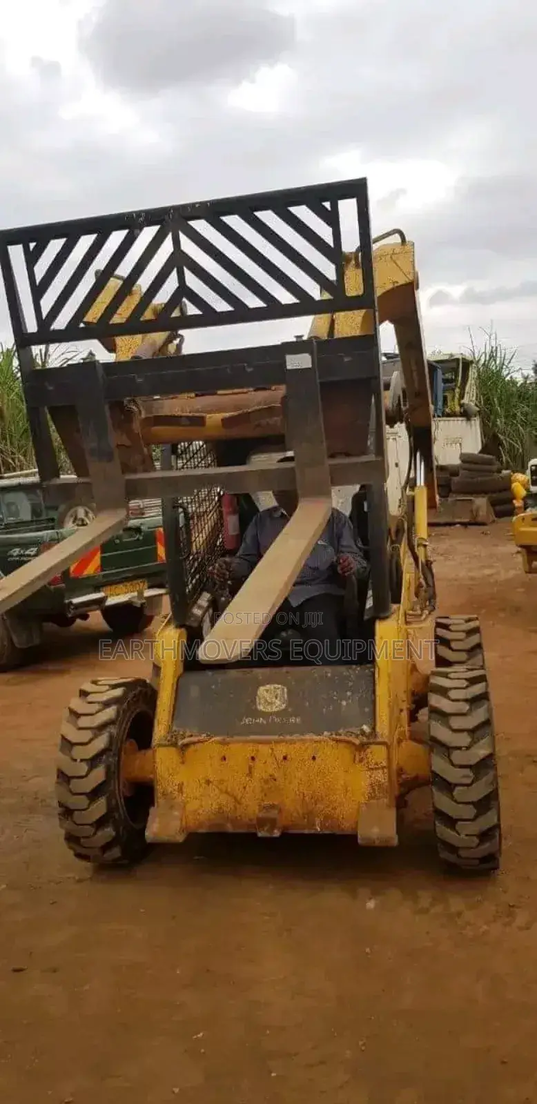 Skid Steer/Bobcat ( Wheel and Crawler) for Hire