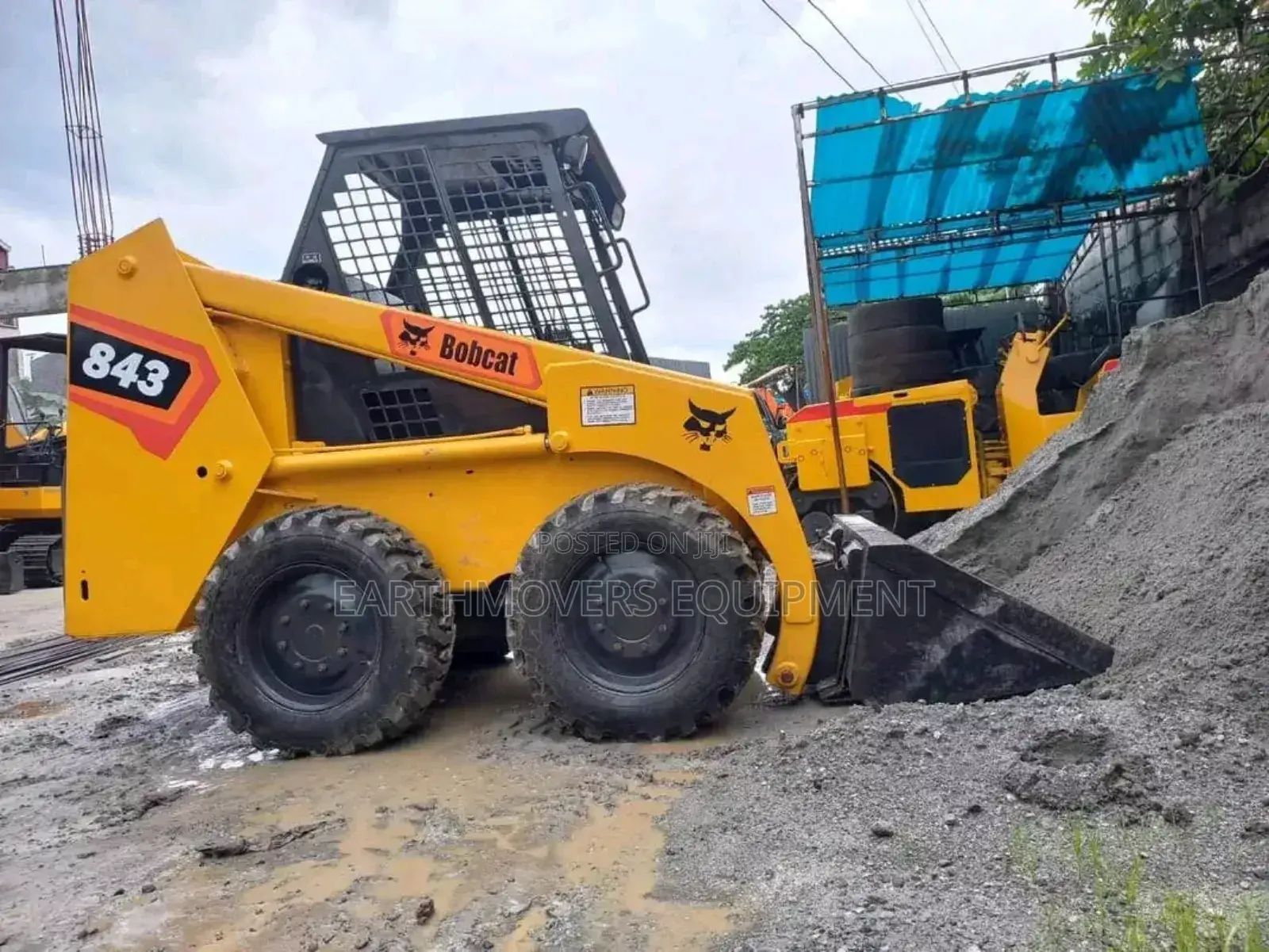 Skid Steer/Bobcat ( Wheel and Crawler) for Hire