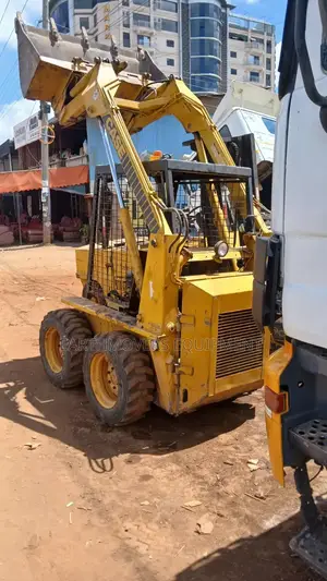 Skid Steer/Bobcat ( Wheel and Crawler) for Hire