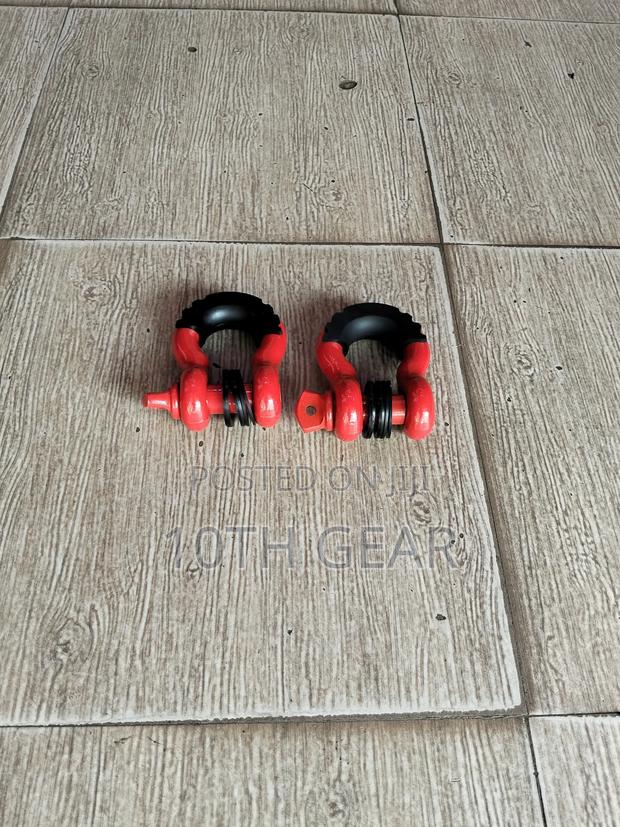 U-Shackle With Plastic Cover