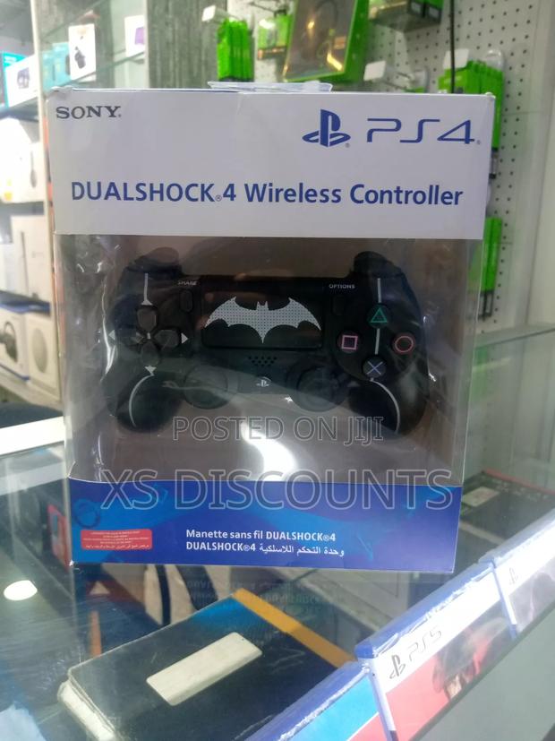 Customized Batman Ps4 Controller - main view