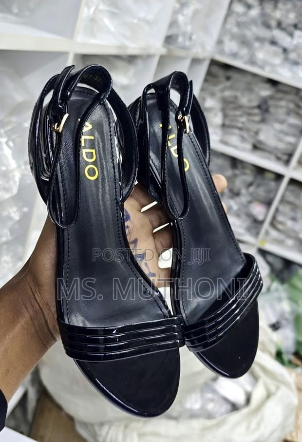 Designer Low Chunky Heels Size 37 38 39 40 41 42 - thumbnail 3