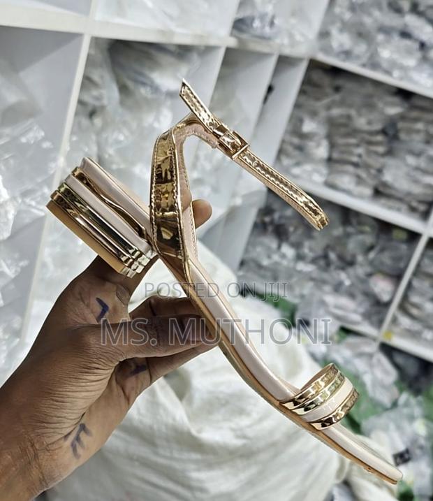 Designer Low Chunky Heels Size 37 38 39 40 41 42 - thumbnail 6