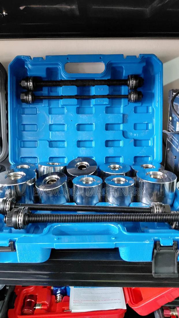 Universal Bush and Bearing Removal Tool Kit.