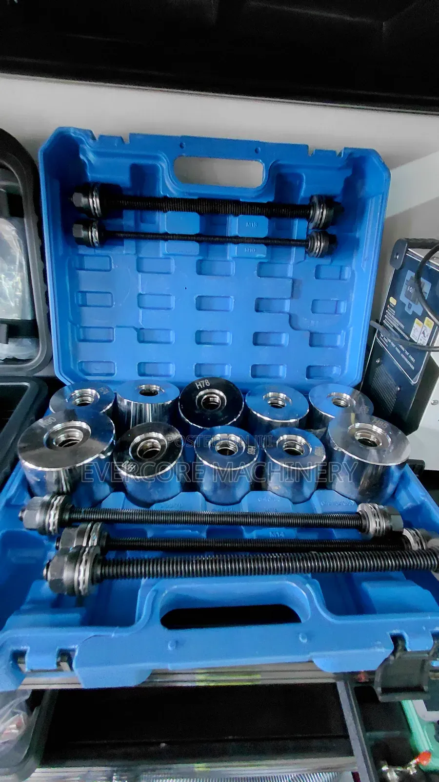 Universal Bush and Bearing Removal Tool Kit.