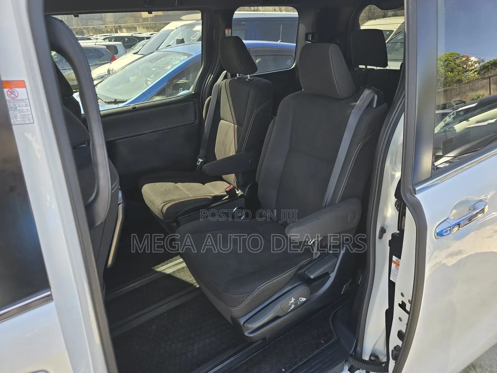 Toyota Esquire 2018 White