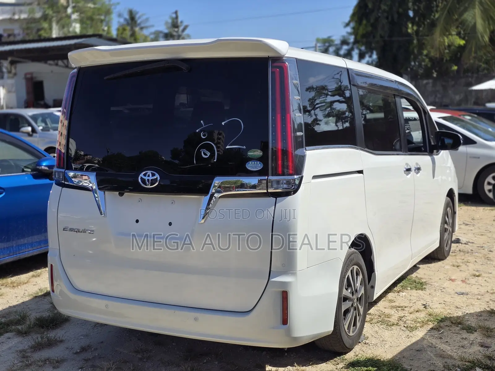 Toyota Esquire 2018 White