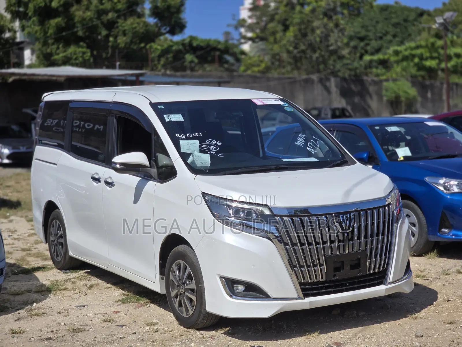 Toyota Esquire 2018 White