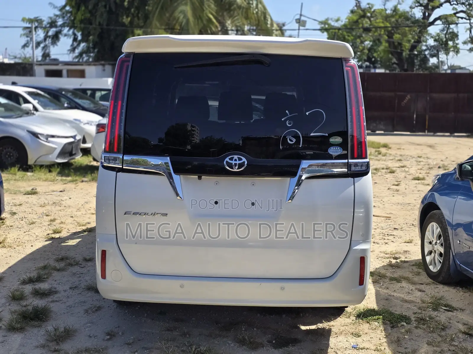 Toyota Esquire 2018 White