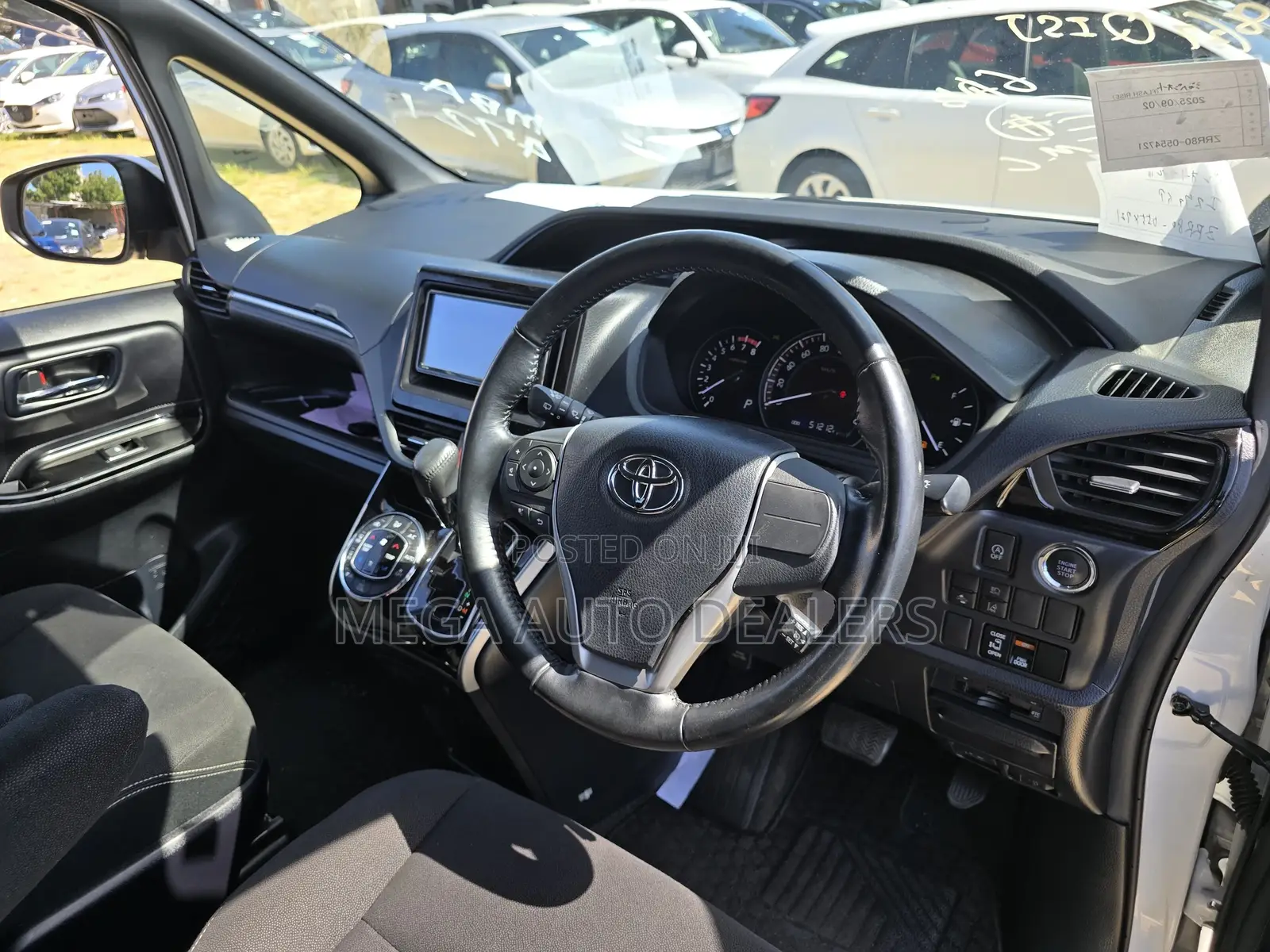 Toyota Esquire 2018 White