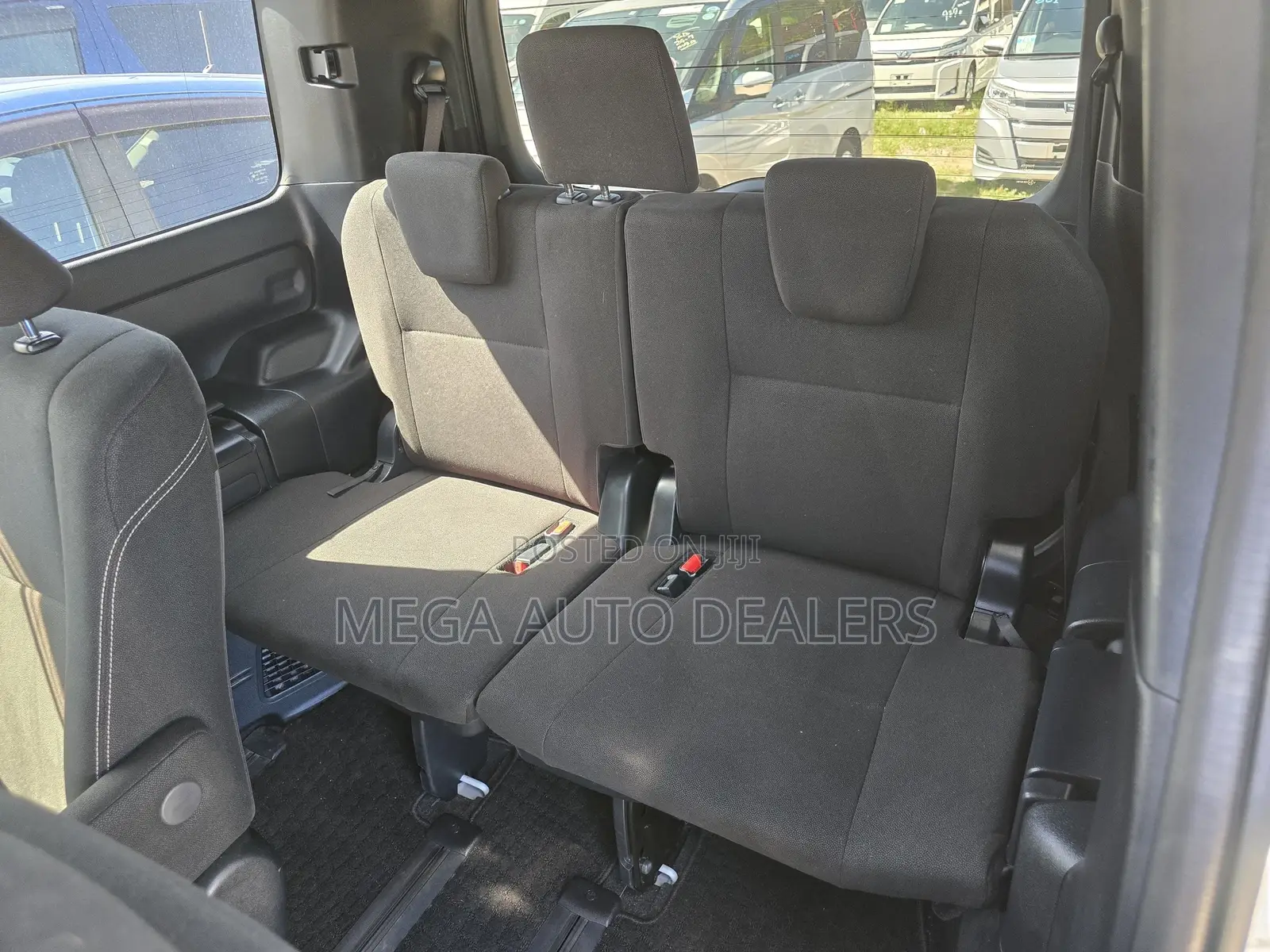 Toyota Esquire 2018 White