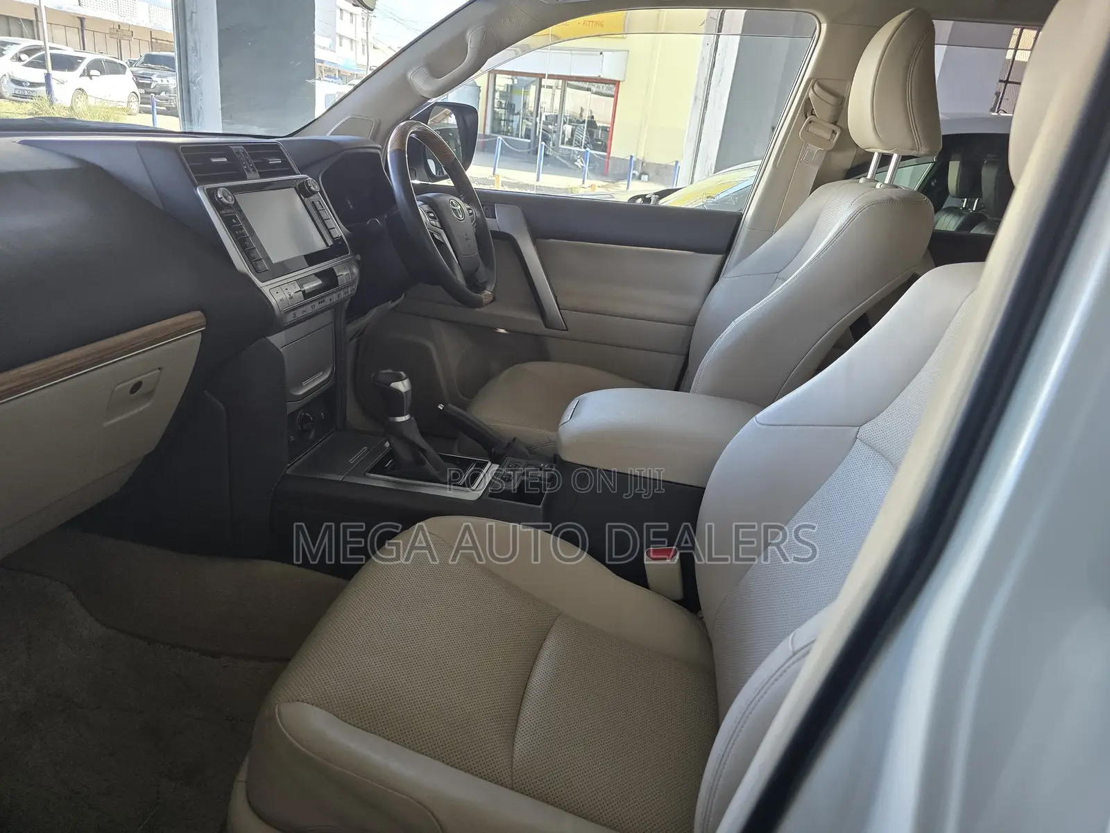 Toyota Land Cruiser Prado 2018 White