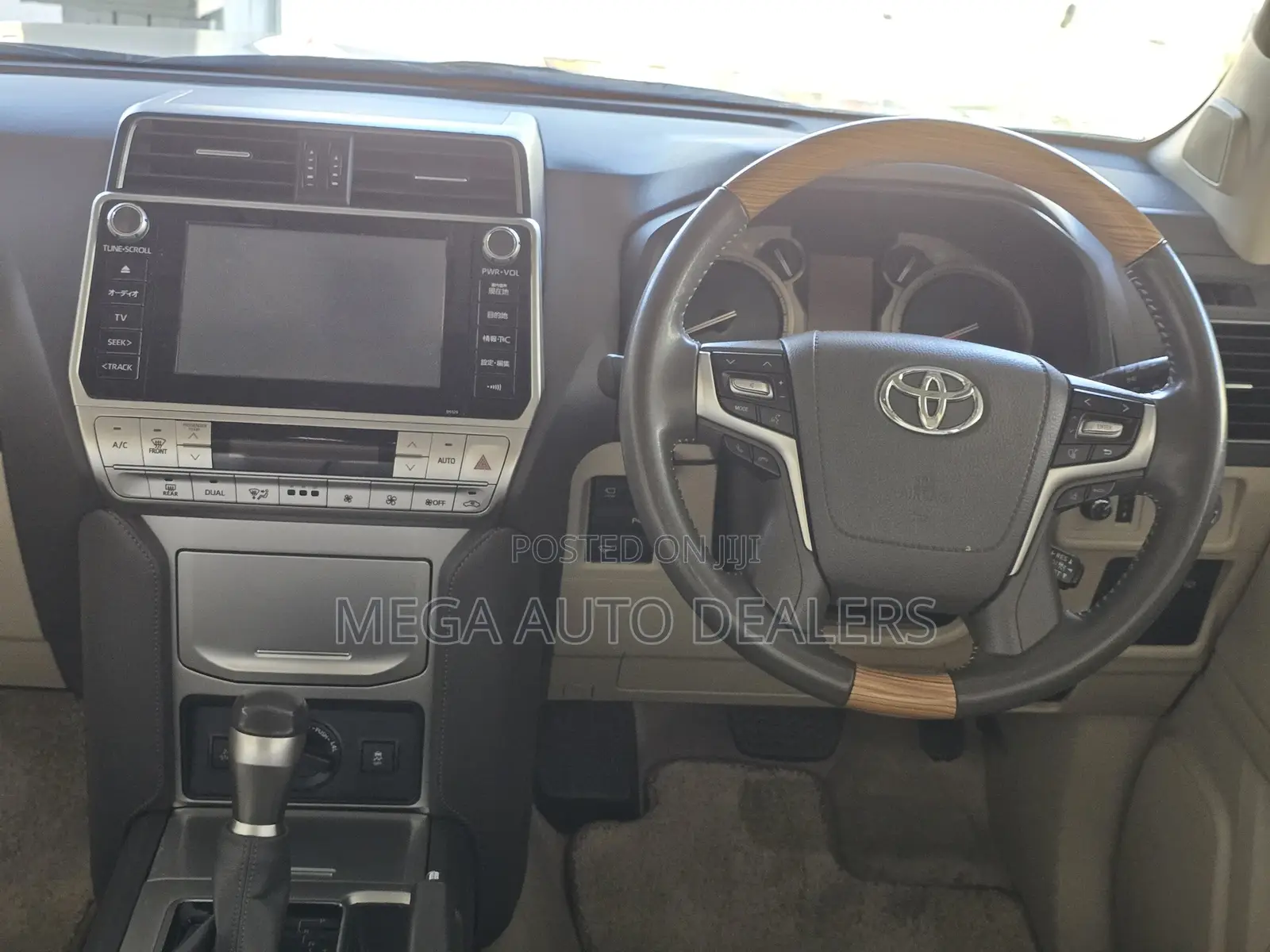 Toyota Land Cruiser Prado 2018 White