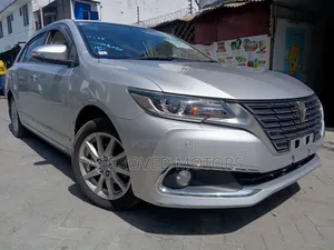 Toyota Premio 2018 Silver
