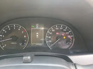 Toyota Premio 2018 Silver