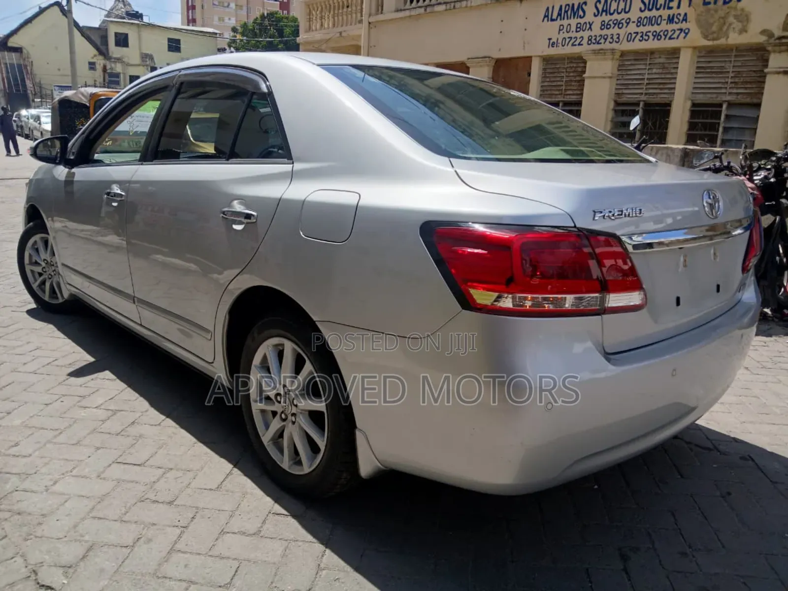 Toyota Premio 2018 Silver