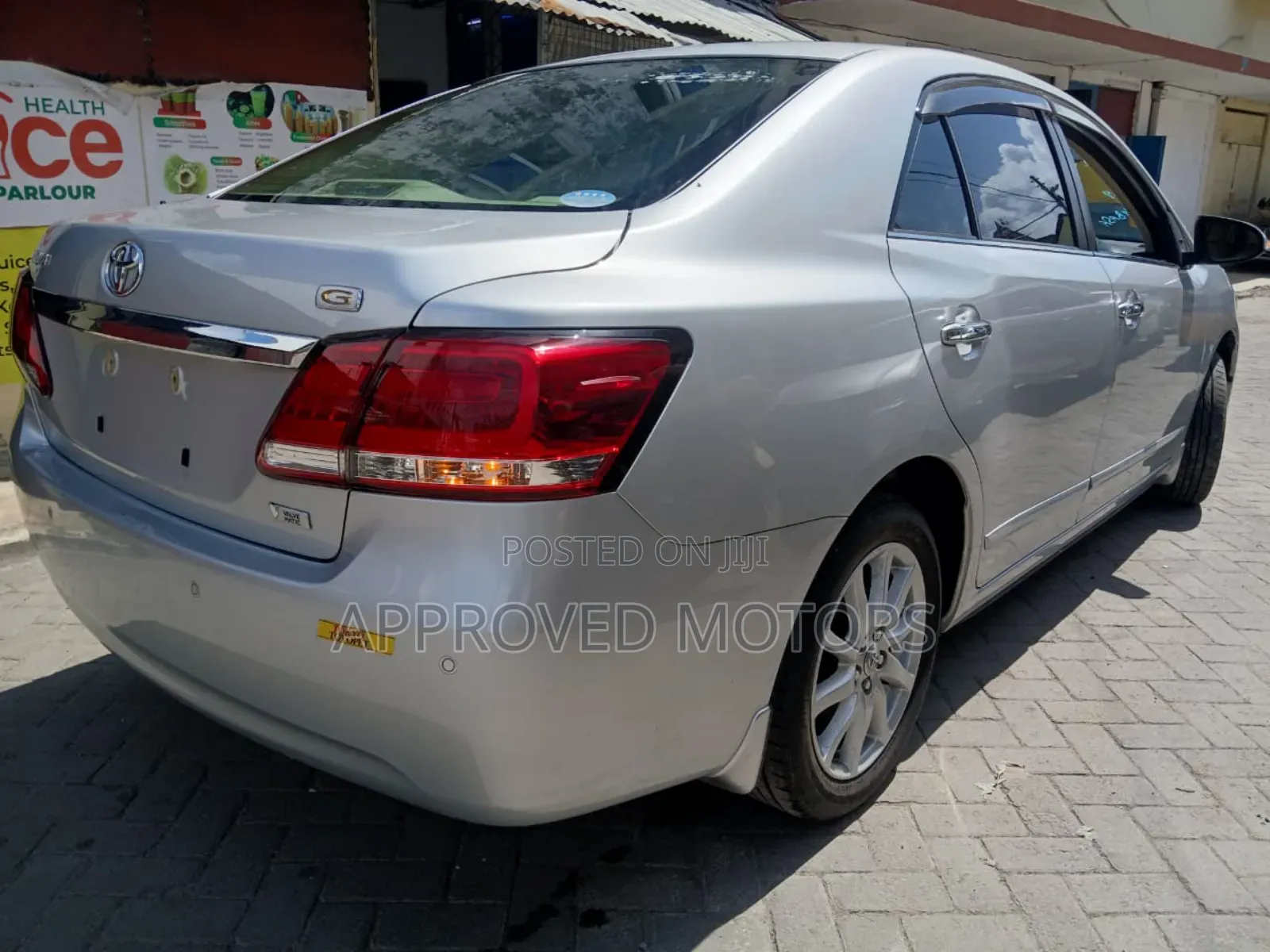 Toyota Premio 2018 Silver