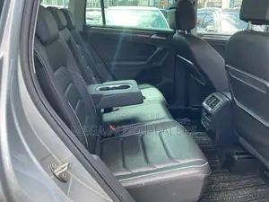 Volkswagen Tiguan 2019 Gray