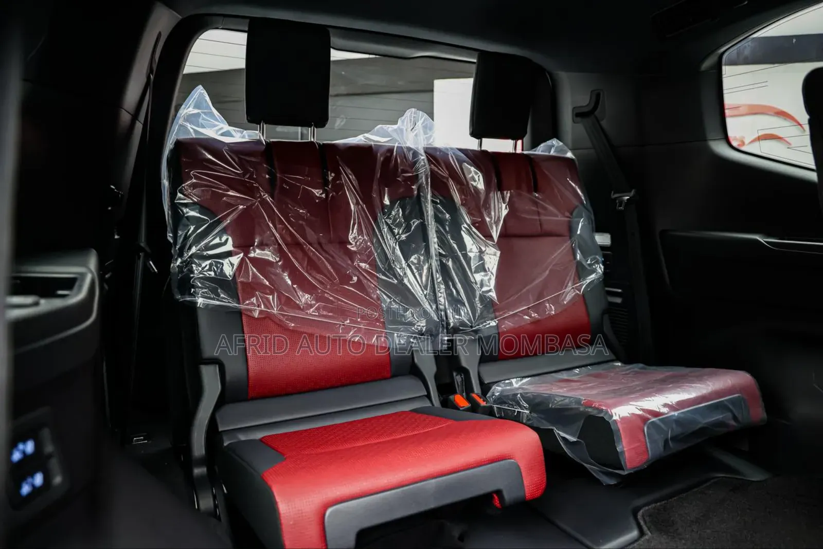 Toyota Land Cruiser LC300 2023 White