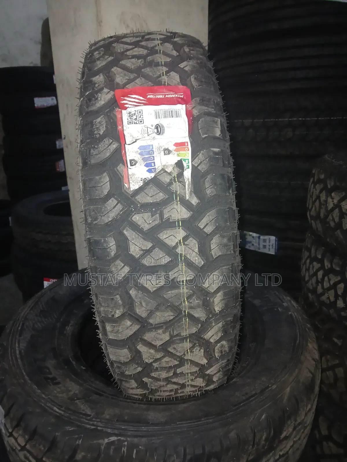 LCH Tyre 235/75r15at 10pr