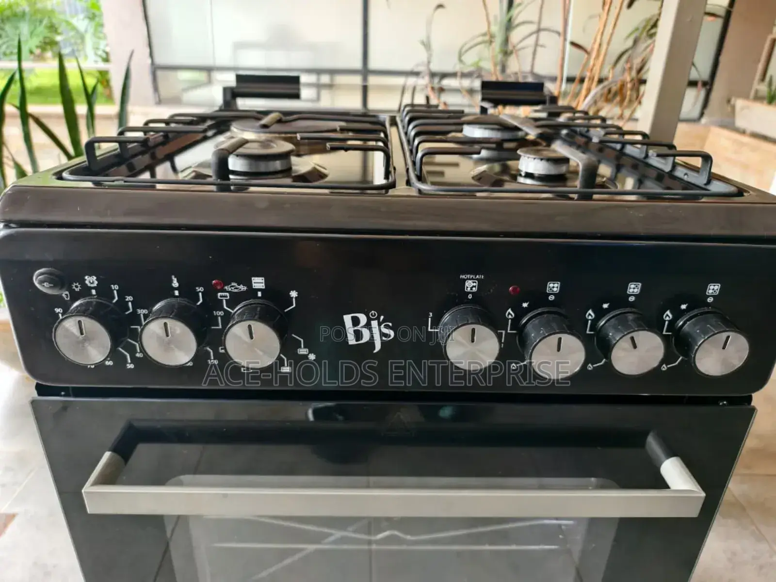 BJS 60x60 Cm Freestanding Cooker Turbo-Fan Technology 3 Gas Burners