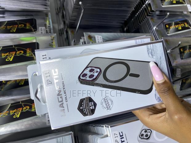 Grozh iPhone 11 Case Magnetic Compatible Black Translucent - thumbnail 3