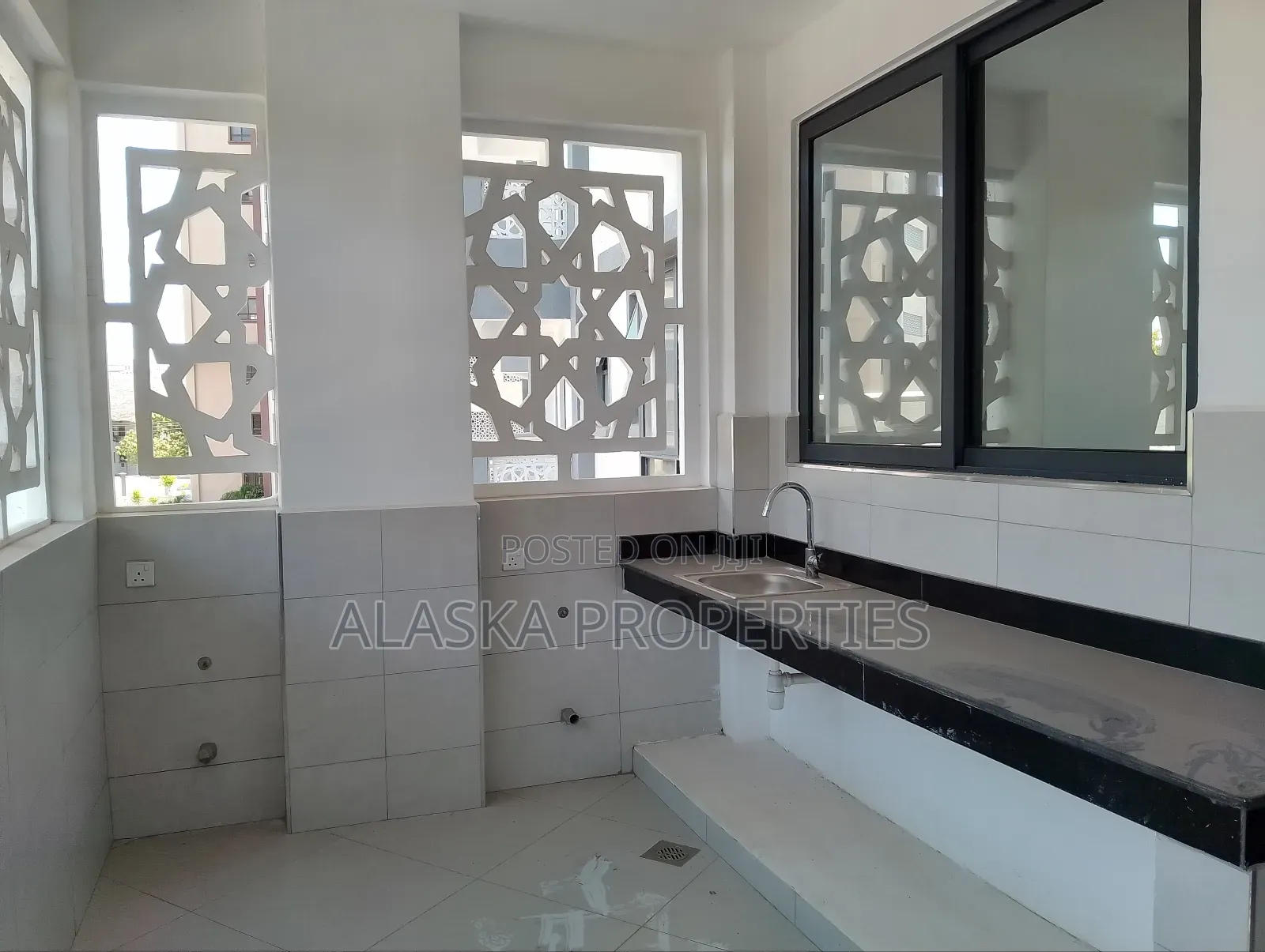 4bdrm Apartment in Nyali Estate for sale