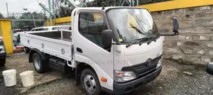 Selling Toyota Dyna 4000cc 2016