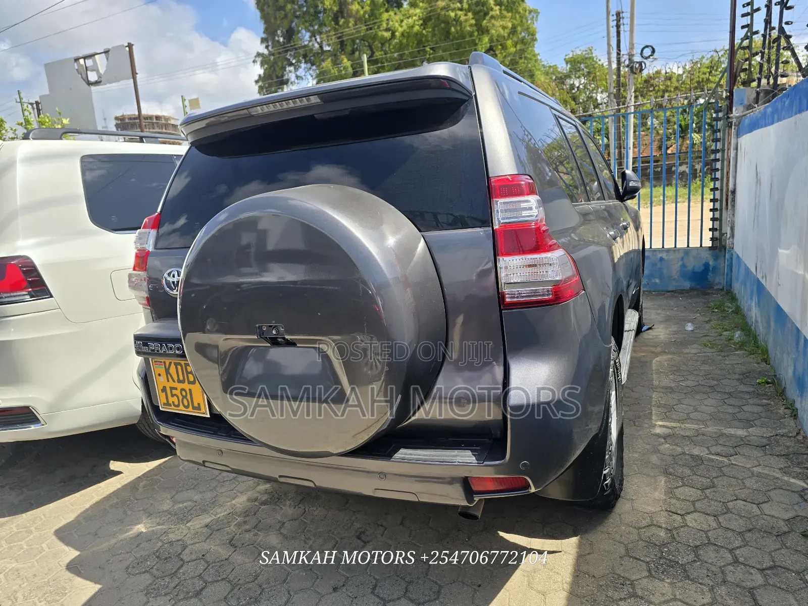 Toyota Land Cruiser Prado 2016 Gray