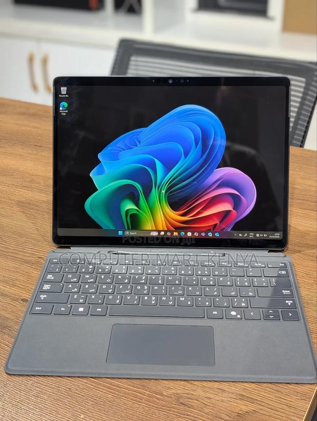 New Microsoft Surface Pro 512 GB Black - main view