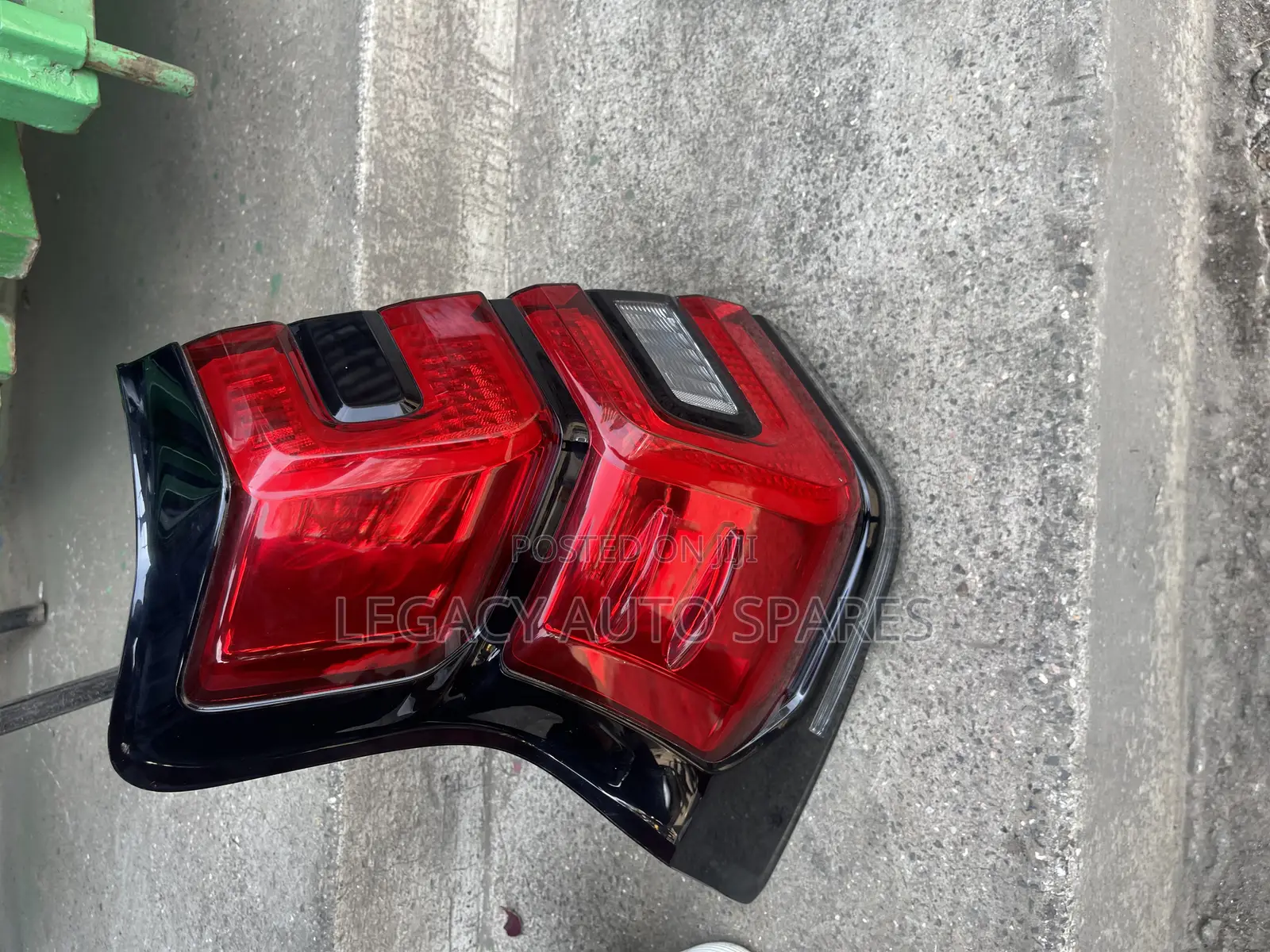 Toyota Prado 165 Taillight