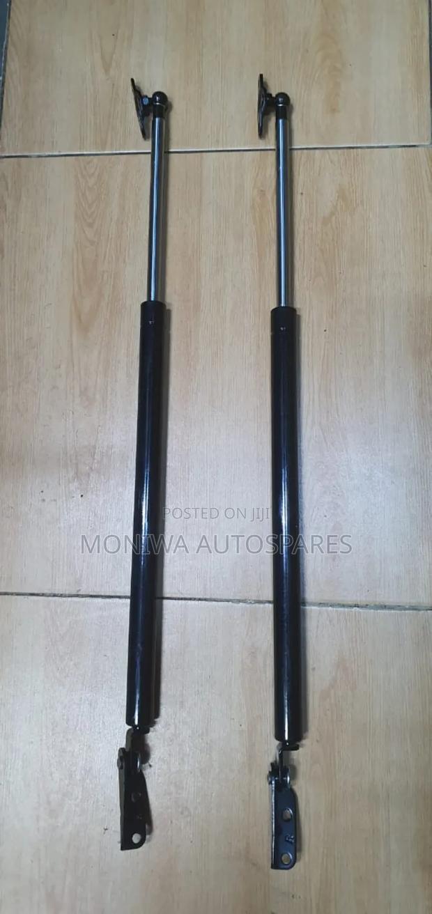 Boot Shocks Corolla 102, Gtouring Station Wagon