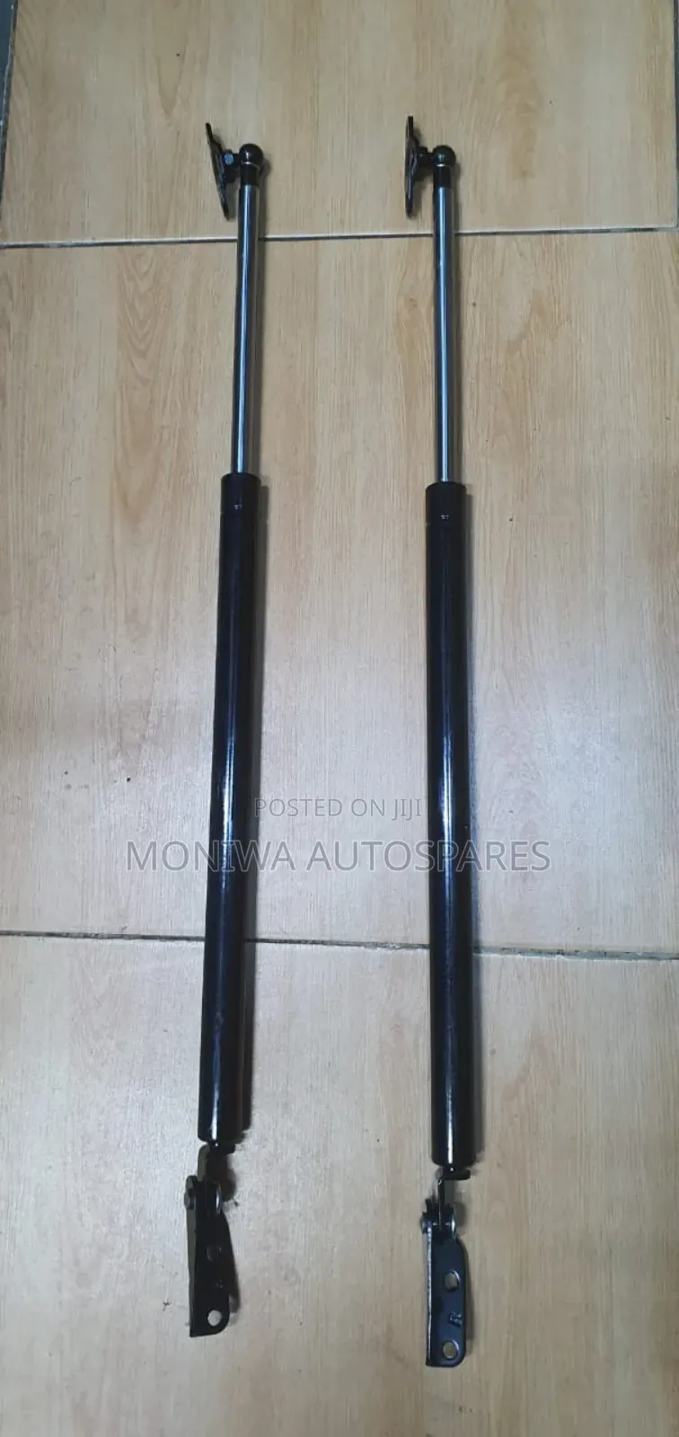 Boot Shocks Corolla 102, Gtouring Station Wagon