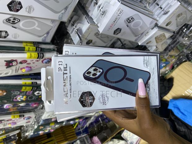 Toben Magnetic for iPhone 13 Case Translucent Matte - main view