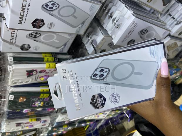 Sazee Clear Case for iPhone 13 Compatible With Magsafe - thumbnail 2