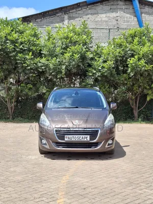 Peugeot 5008 2016 Brown