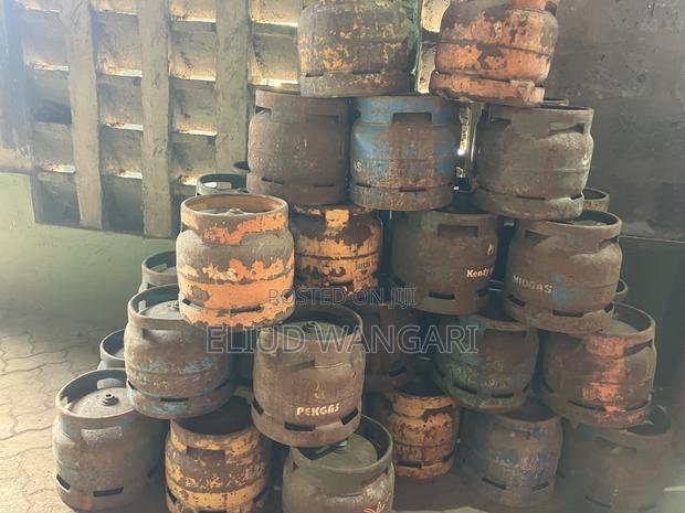 Old Gas Cylinders - thumbnail 2